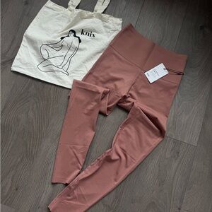 Knix Leggings Rosewood S with Shopper